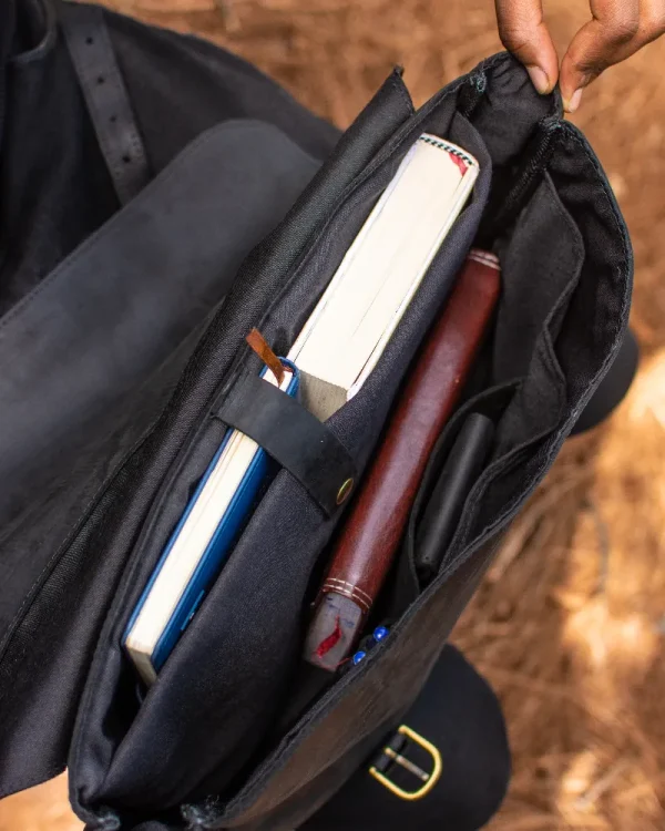 Inside of Steha leather laptop bag by Azale