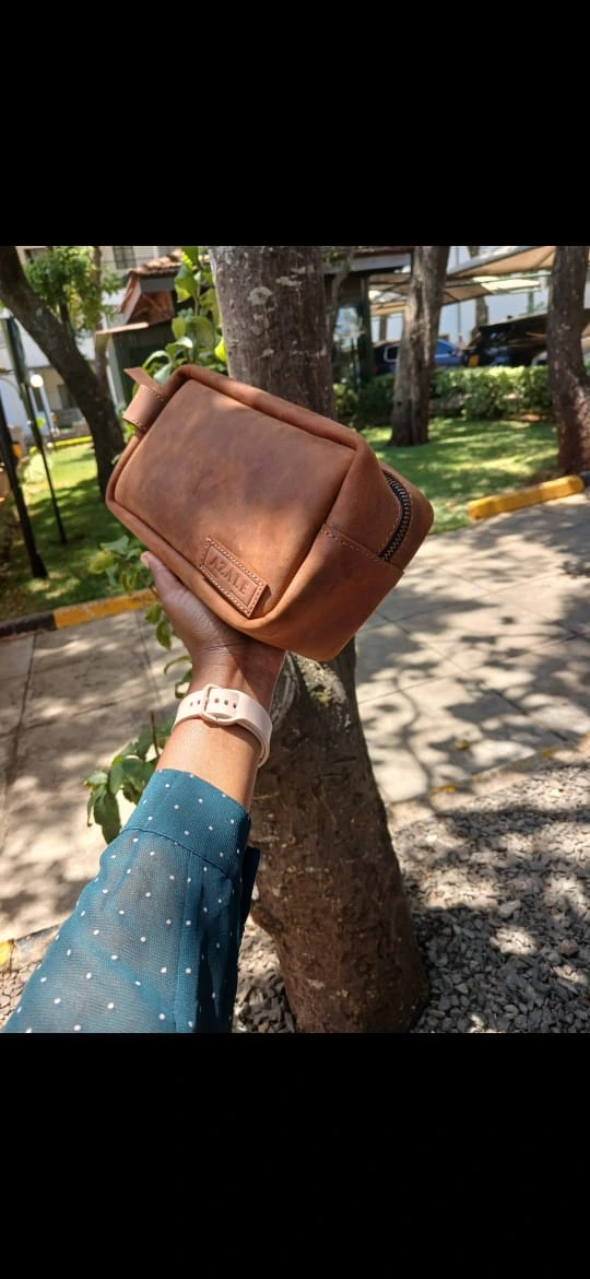 tan leather washbag